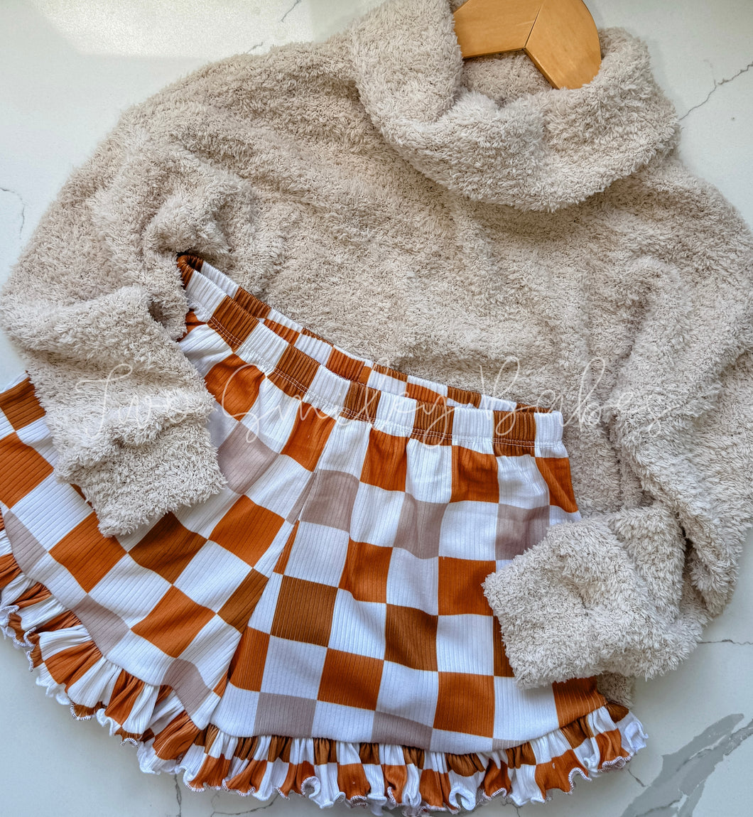 6/7Y turtleneck ls dolman x retro ruffle shorts